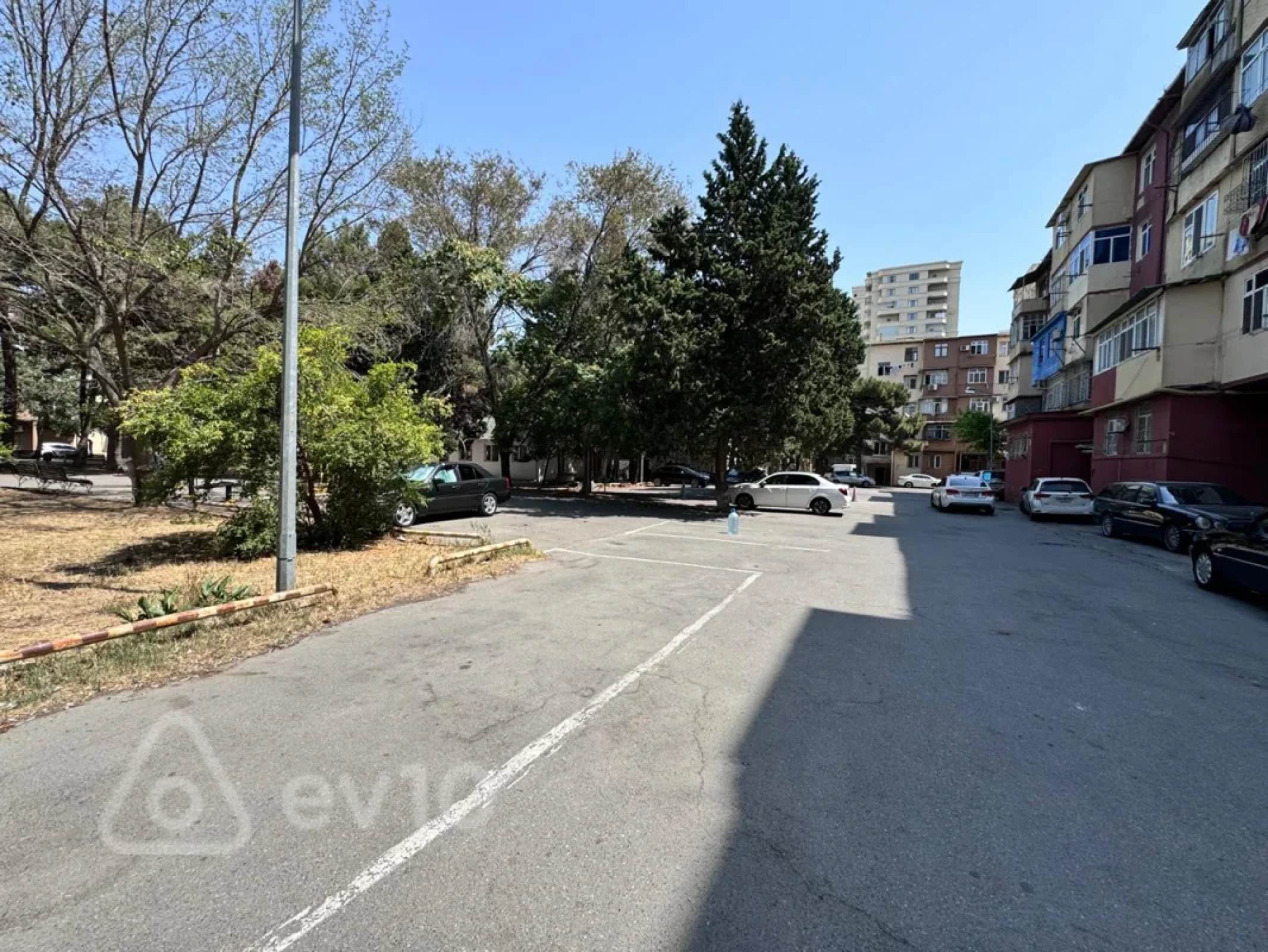 Kirayə verilir 2 otaqlı köhnə tikili 50 m²