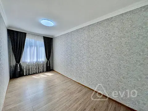 Kirayə verilir 2 otaqlı köhnə tikili 50 m²