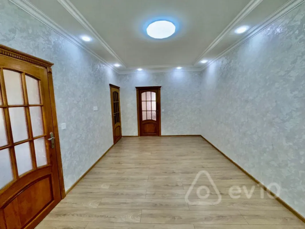Kirayə verilir 2 otaqlı köhnə tikili 50 m²
