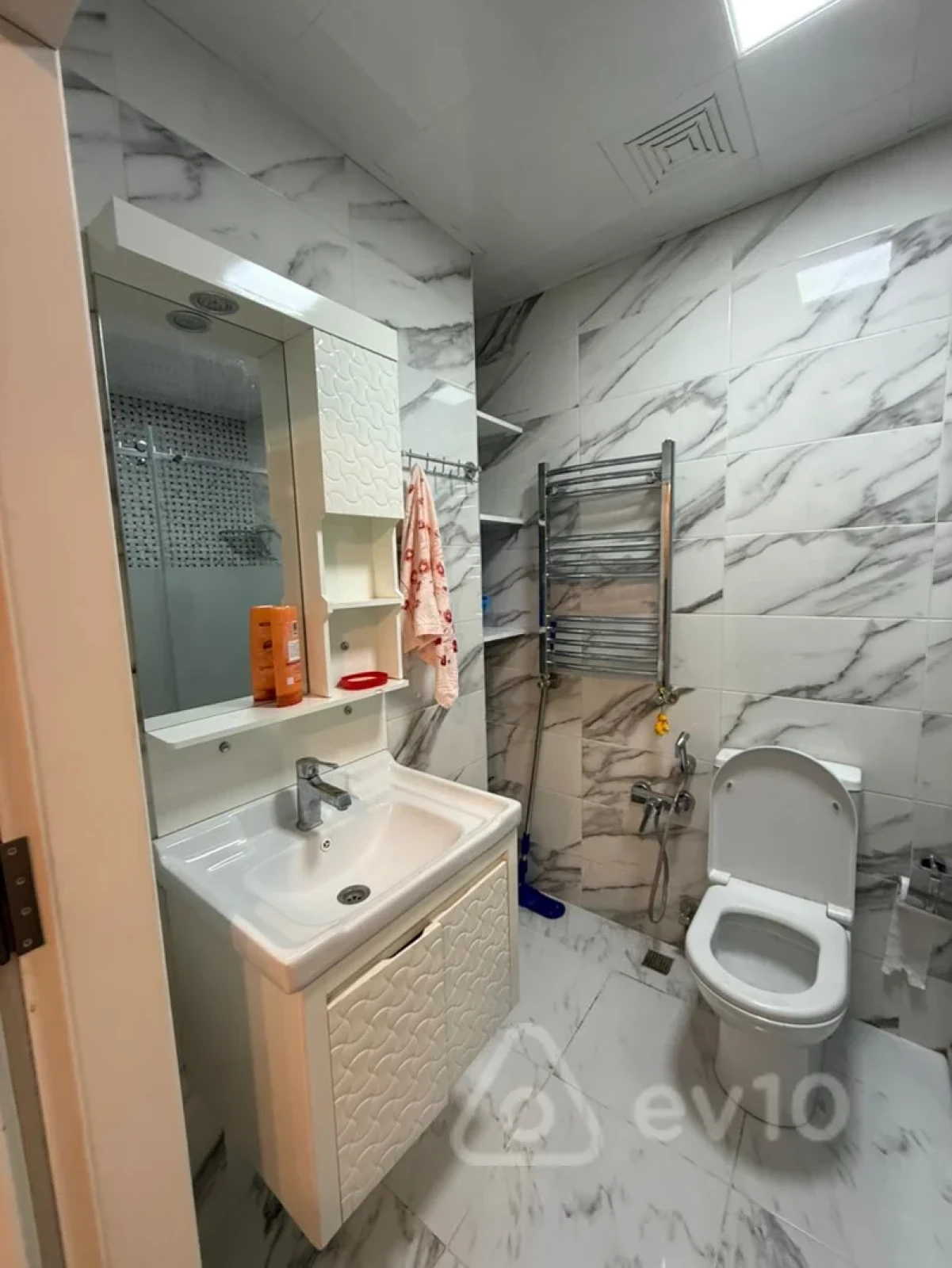 Kirayə verilir 2 otaqlı yeni tikili 55 m²