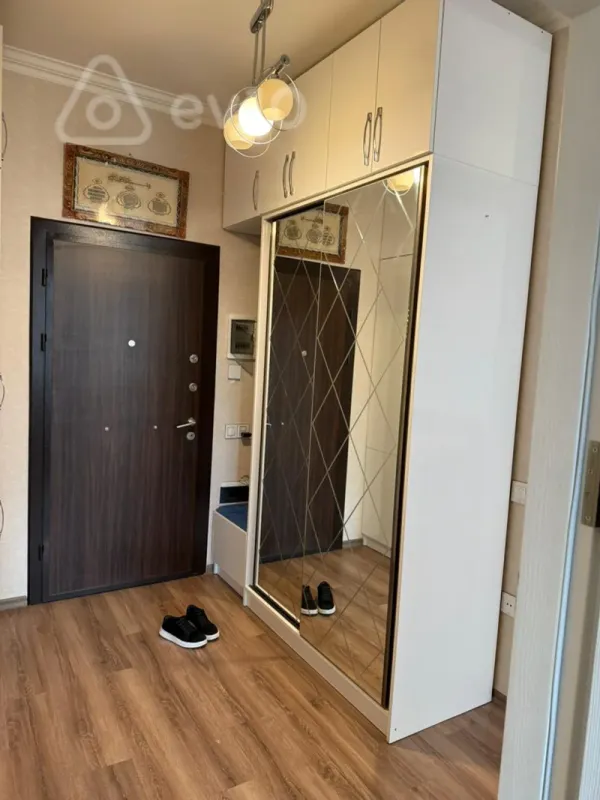 Kirayə verilir 2 otaqlı yeni tikili 55 m²