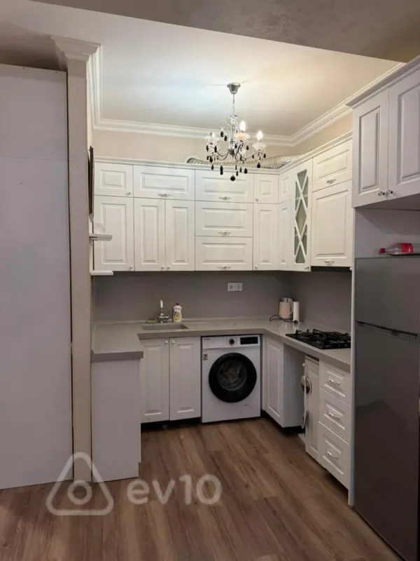 Kirayə verilir 2 otaqlı yeni tikili 55 m²