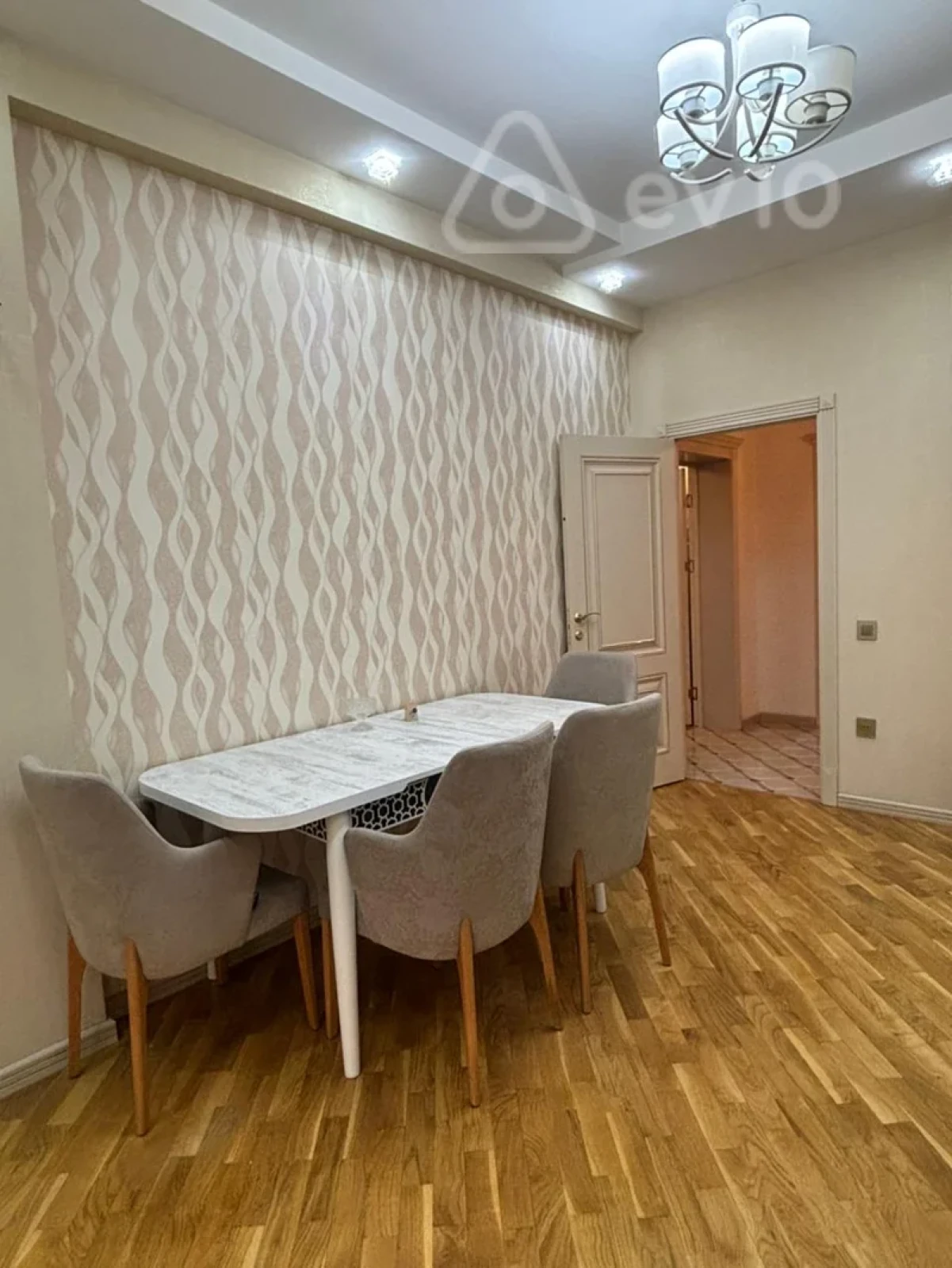 Kirayə verilir 3 otaqlı yeni tikili 125 m²