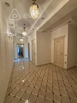 Kirayə verilir 3 otaqlı yeni tikili 125 m²