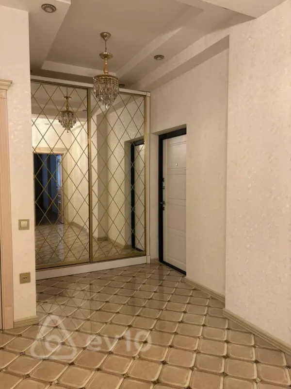 Kirayə verilir 3 otaqlı yeni tikili 125 m²