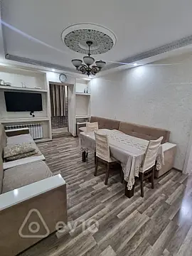 Satılır 4 otaqlı köhnə tikili 65 m²