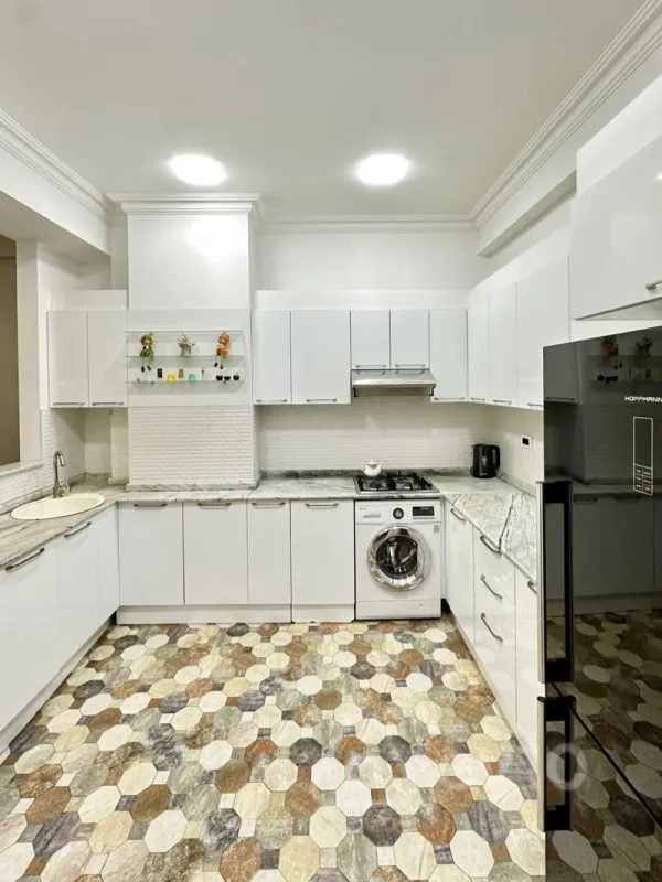 Kirayə verilir 3 otaqlı yeni tikili 120 m²