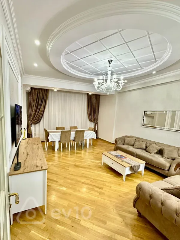 Kirayə verilir 3 otaqlı yeni tikili 120 m²
