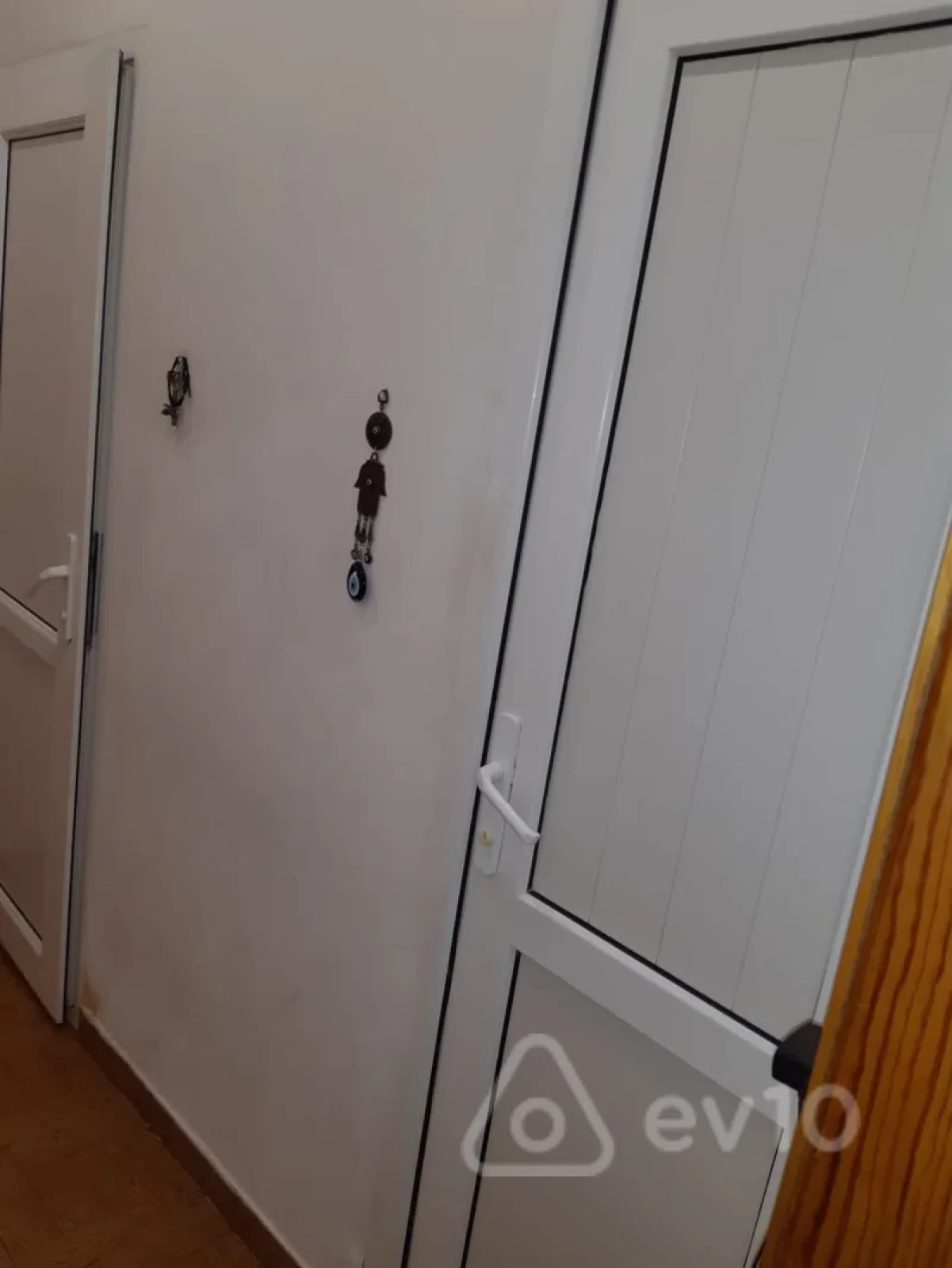 Kirayə verilir 2 otaqlı köhnə tikili 60 m²