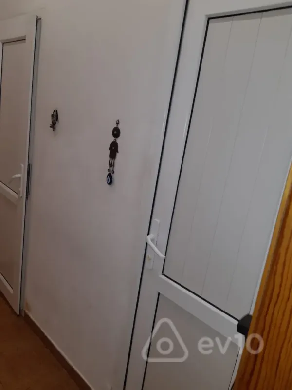 Kirayə verilir 2 otaqlı köhnə tikili 60 m²