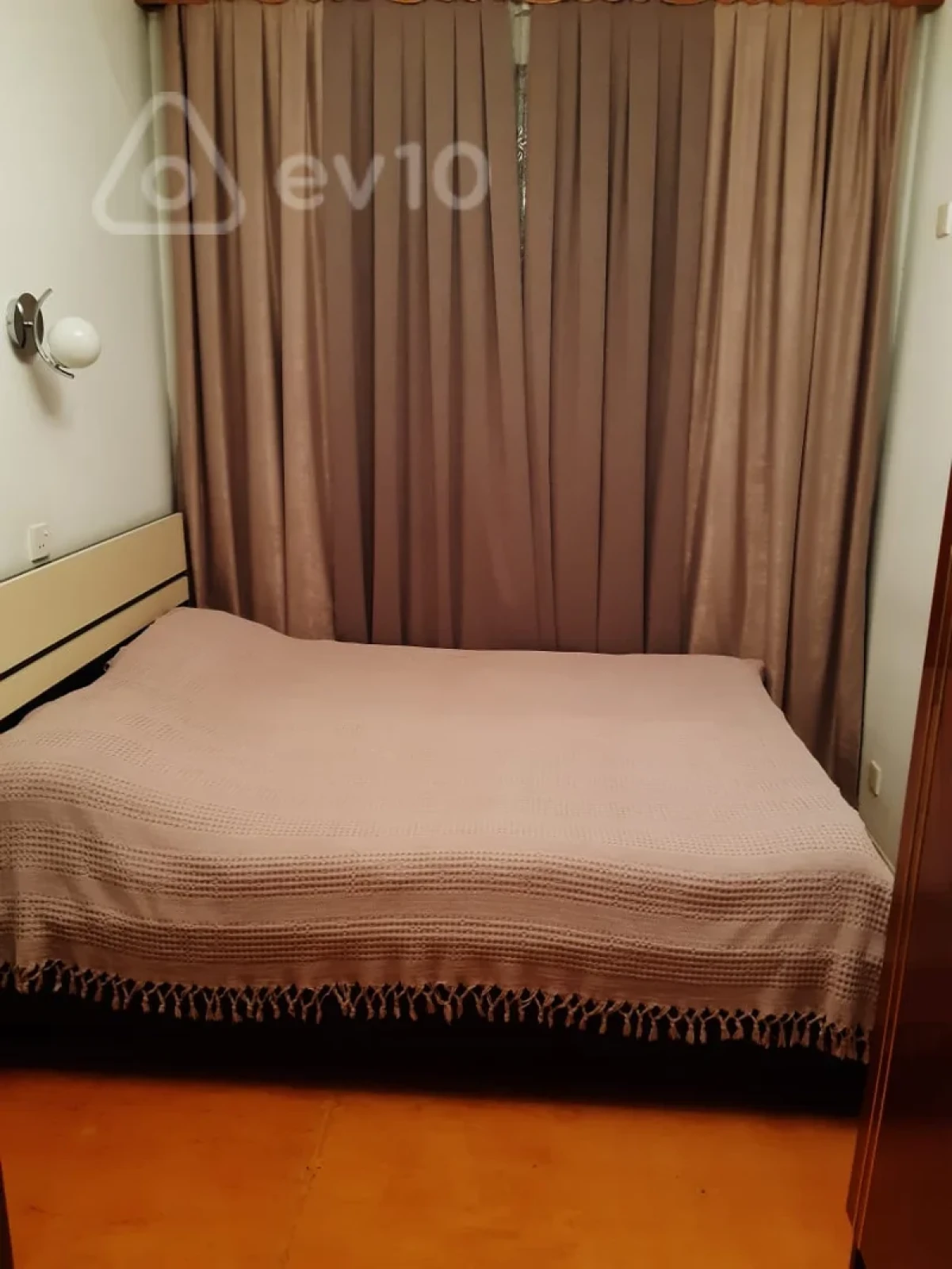 Kirayə verilir 2 otaqlı köhnə tikili 60 m²