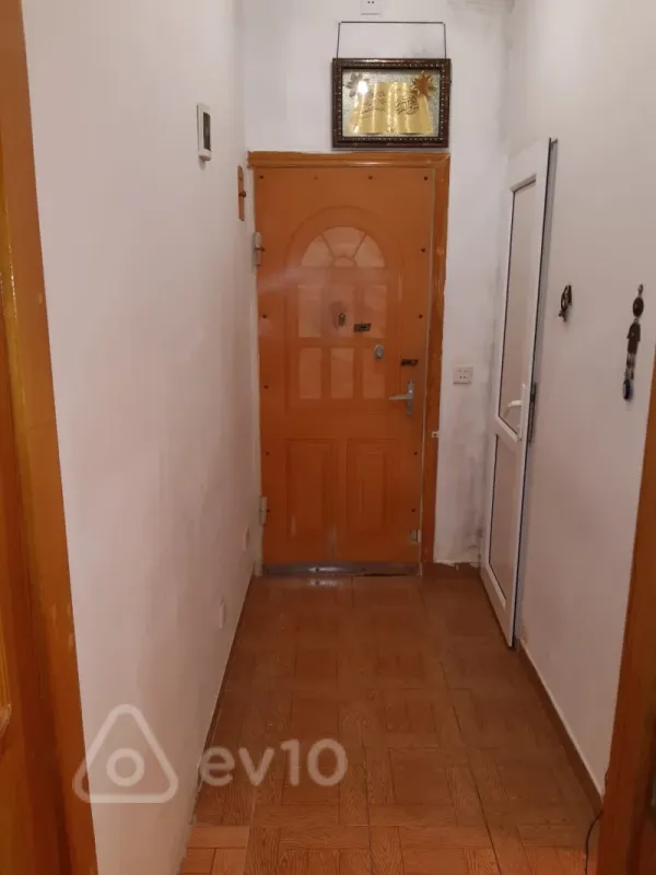 Kirayə verilir 2 otaqlı köhnə tikili 60 m²
