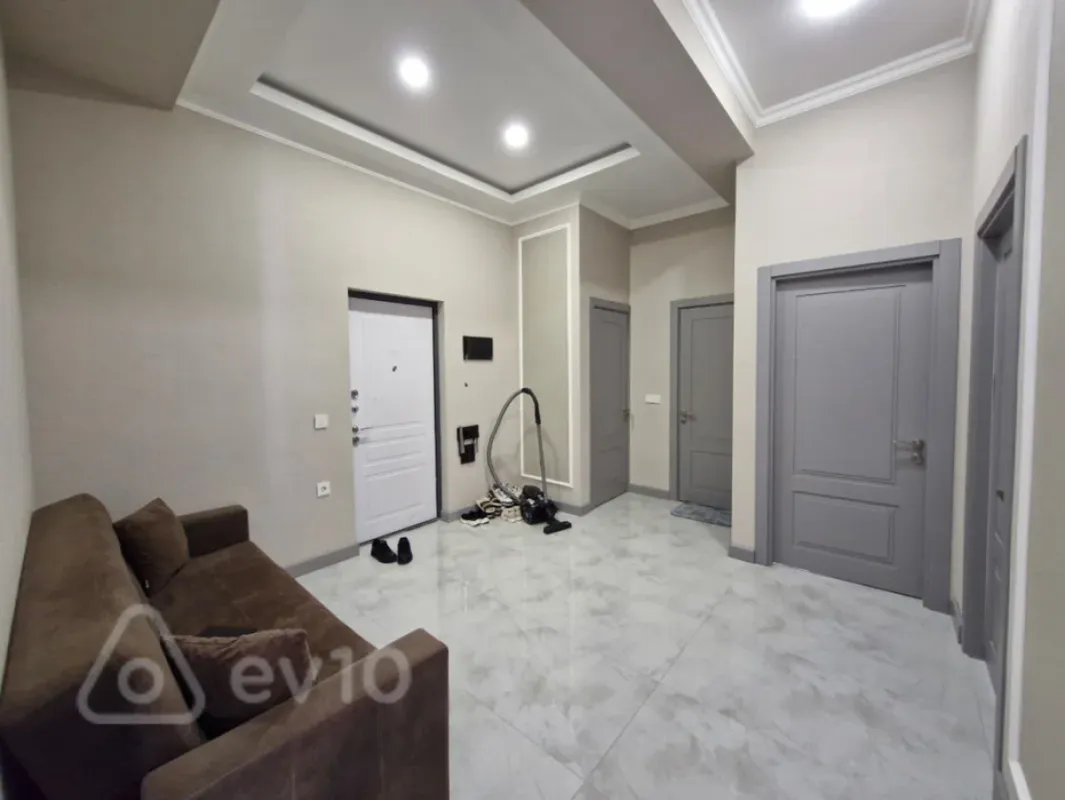 Satılır 2 otaqlı yeni tikili 87 m²