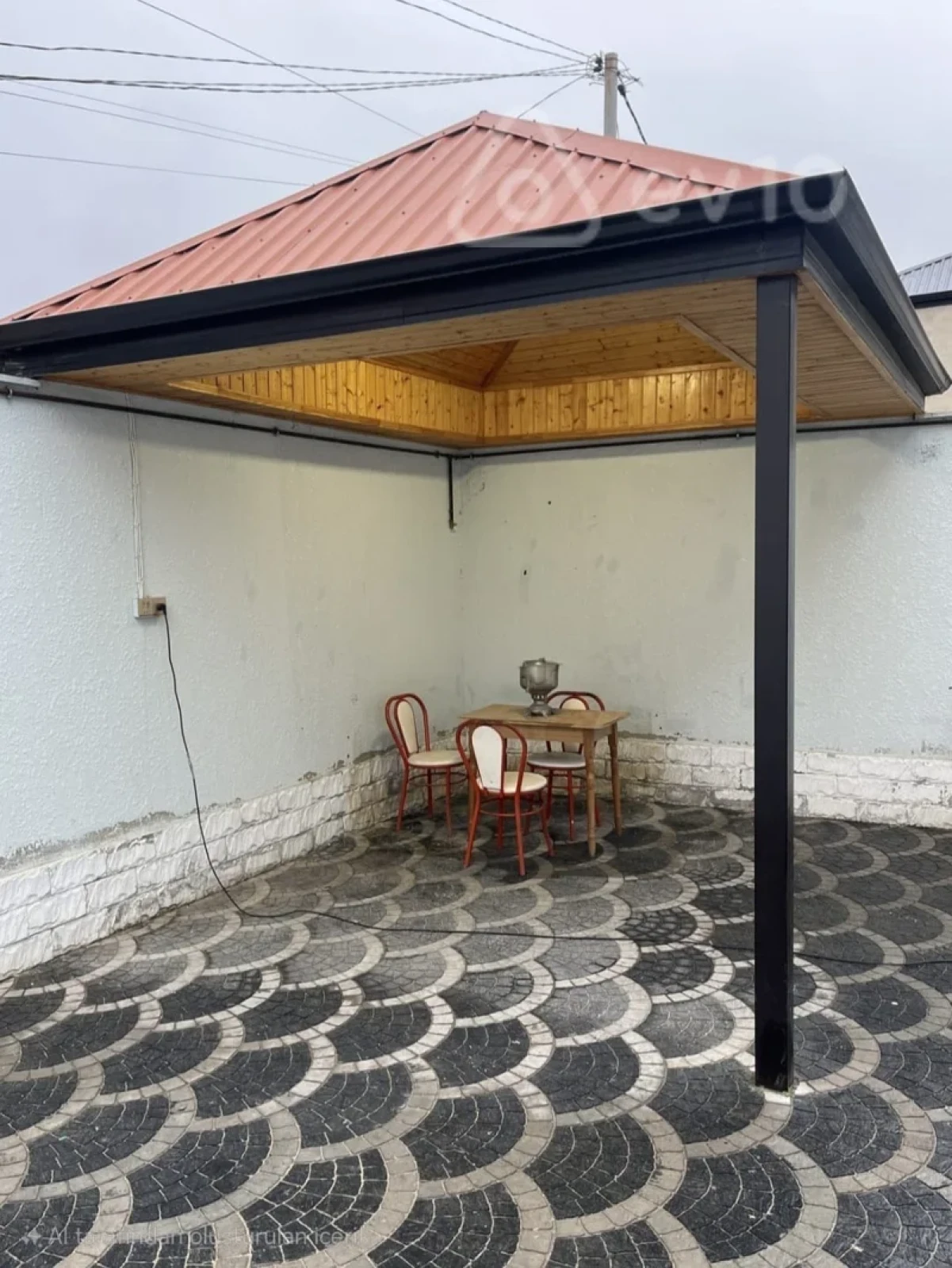 Satılır 4 otaqlı həyət evi 100 m²