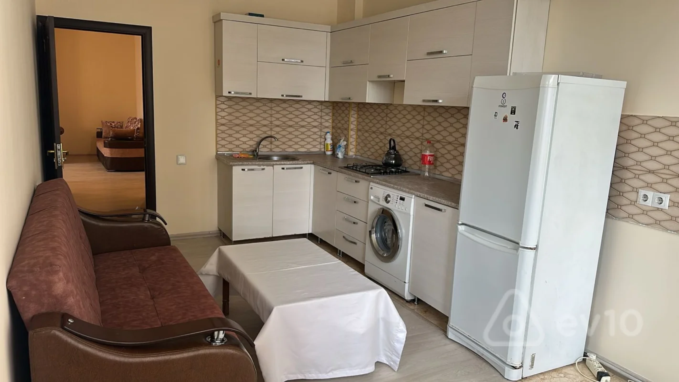 Kirayə verilir 3 otaqlı yeni tikili 100 m²