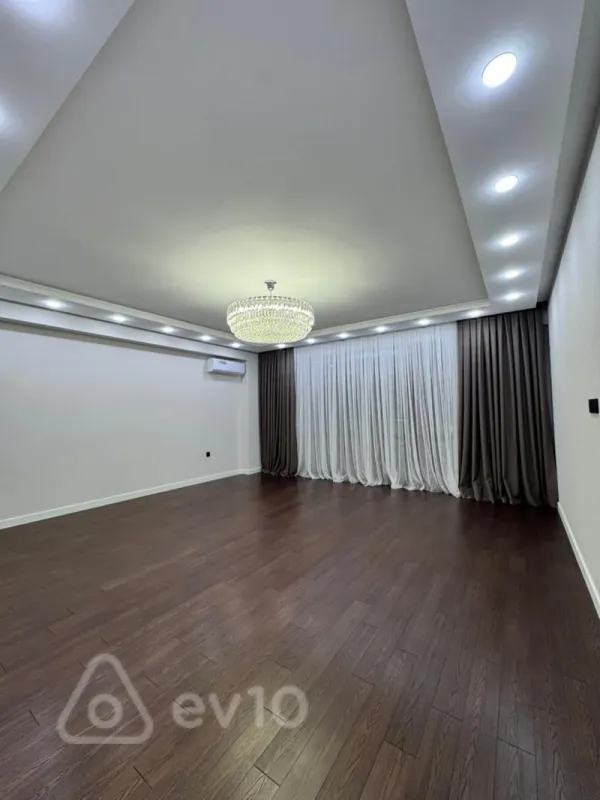 Satılır 3 otaqlı yeni tikili 155 m²