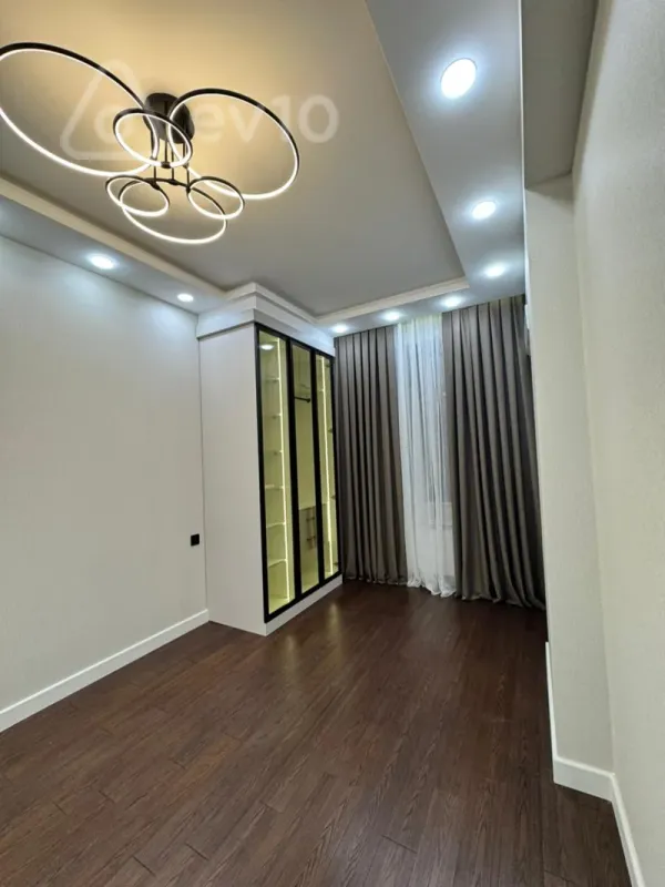 Satılır 3 otaqlı yeni tikili 155 m²