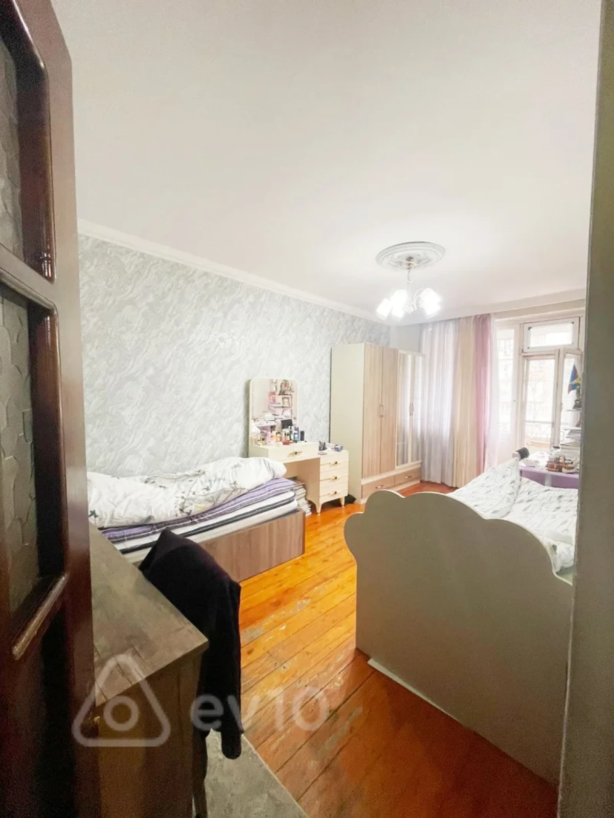 Satılır 3 otaqlı köhnə tikili 90 m²