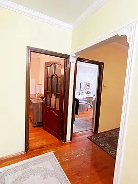 Satılır 3 otaqlı köhnə tikili 90 m²