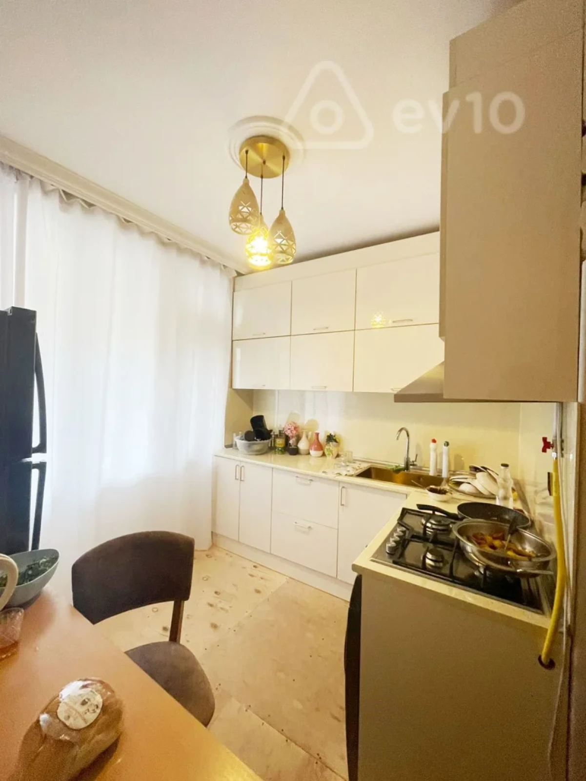 Satılır 3 otaqlı köhnə tikili 90 m²