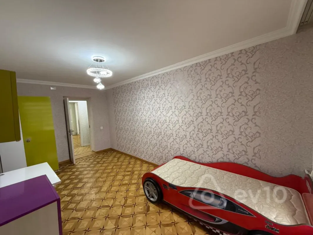 Kirayə verilir 3 otaqlı köhnə tikili 70 m²