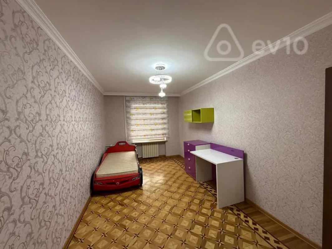 Kirayə verilir 3 otaqlı köhnə tikili 70 m²