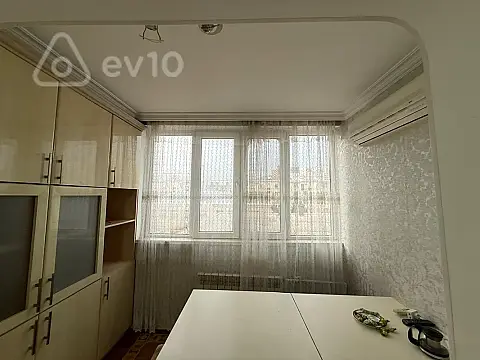 Kirayə verilir 3 otaqlı köhnə tikili 70 m²