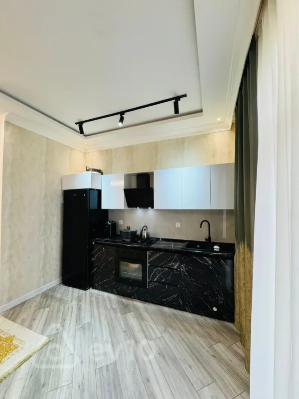 Satılır 6 otaqlı həyət evi 220 m²