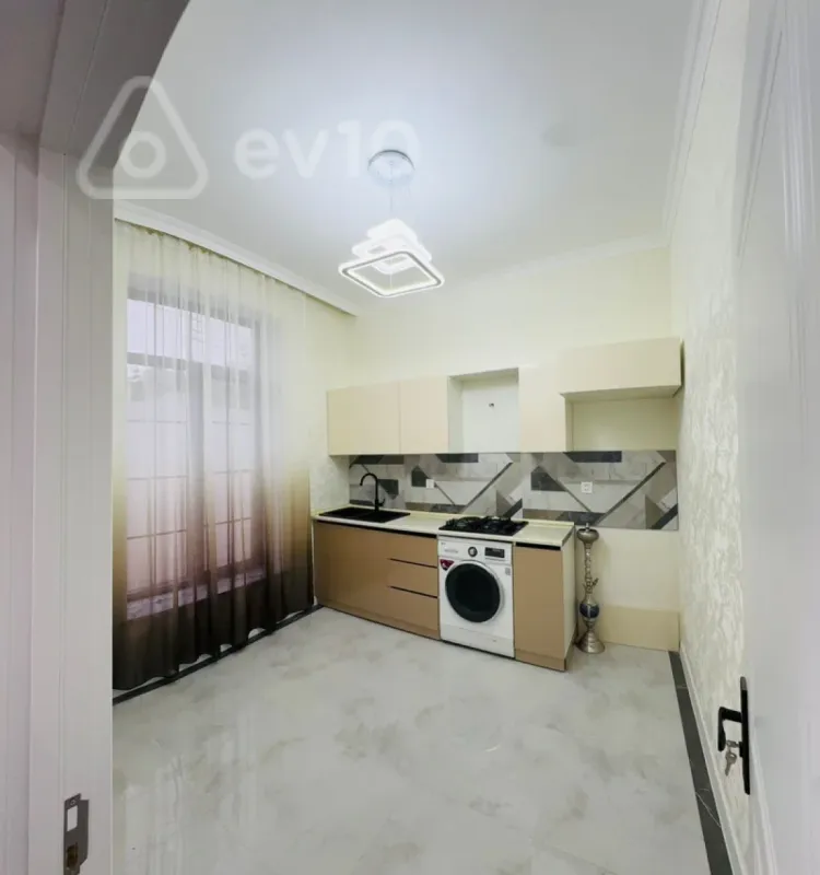 Satılır 6 otaqlı həyət evi 220 m²