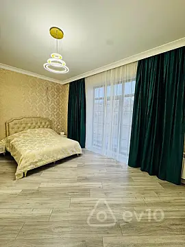 Satılır 6 otaqlı həyət evi 220 m²