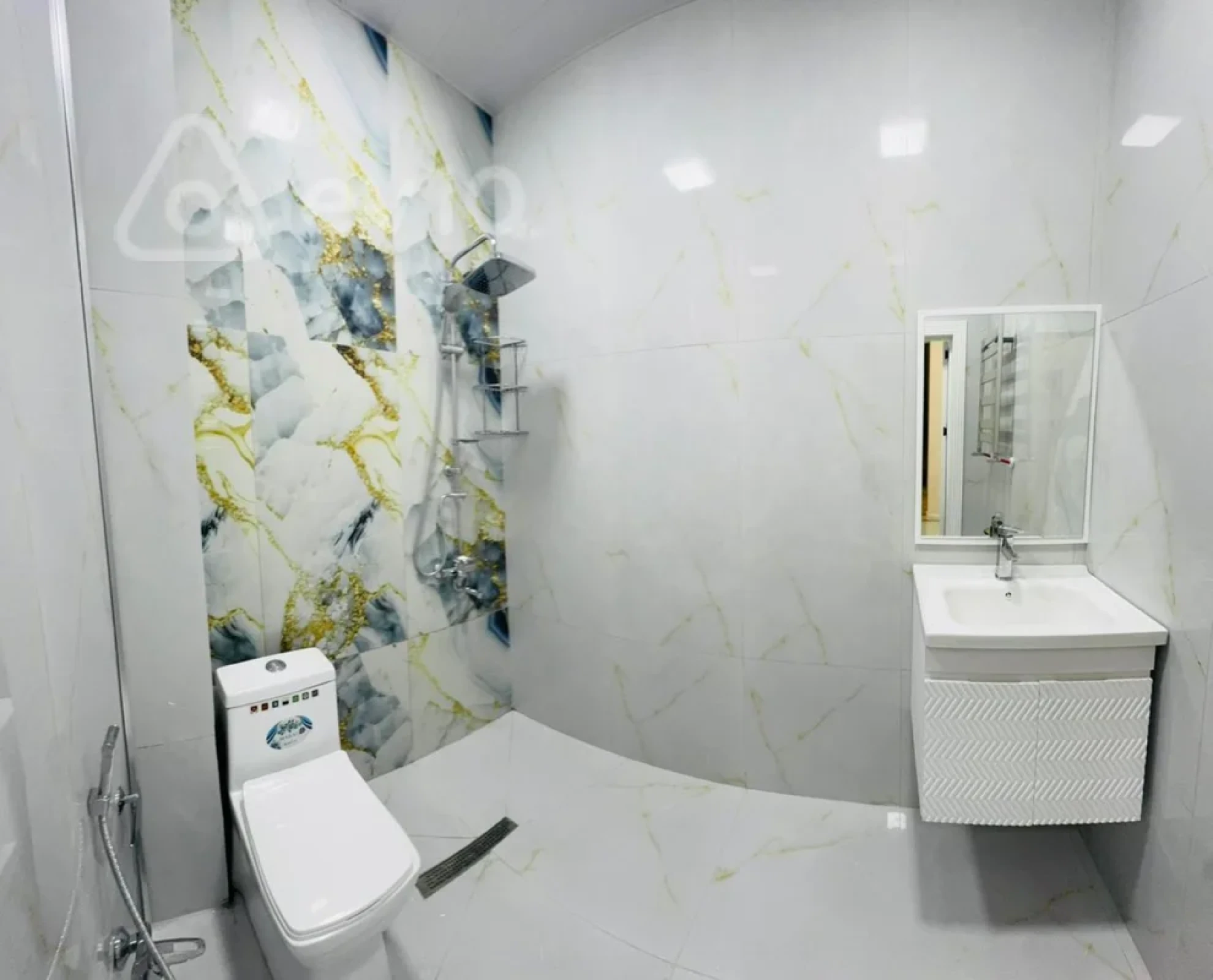 Satılır 6 otaqlı həyət evi 220 m²