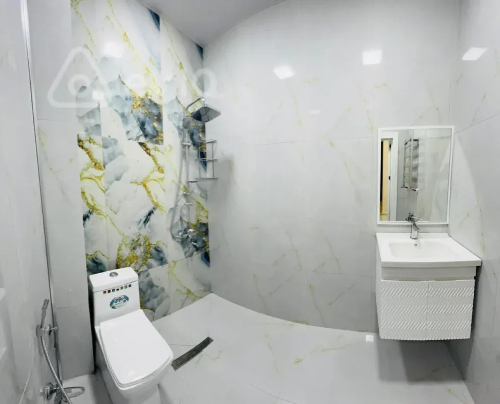 Satılır 6 otaqlı həyət evi 220 m²
