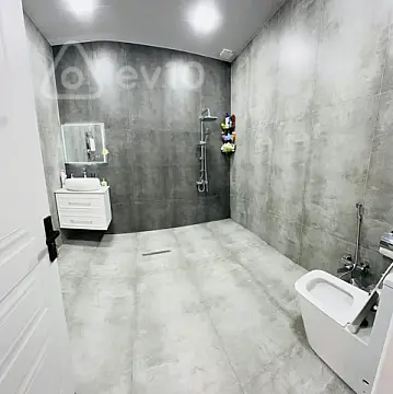 Satılır 6 otaqlı həyət evi 220 m²