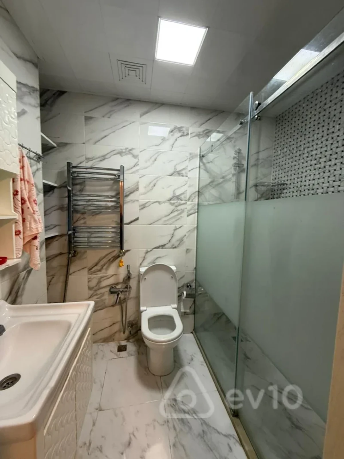 Kirayə verilir 2 otaqlı yeni tikili 55 m²