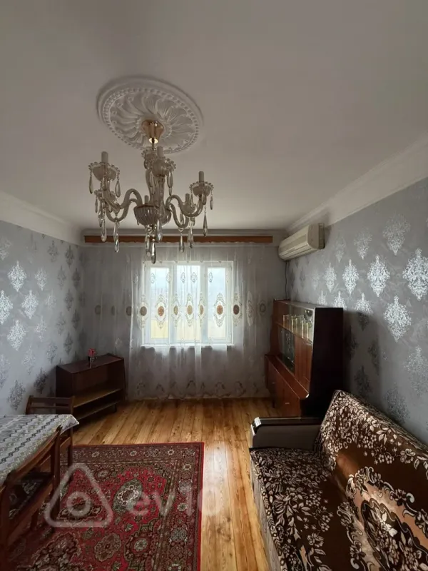 Kirayə verilir 2 otaqlı köhnə tikili 57 m²