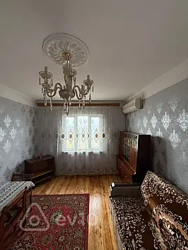 Kirayə verilir 2 otaqlı köhnə tikili 57 m²