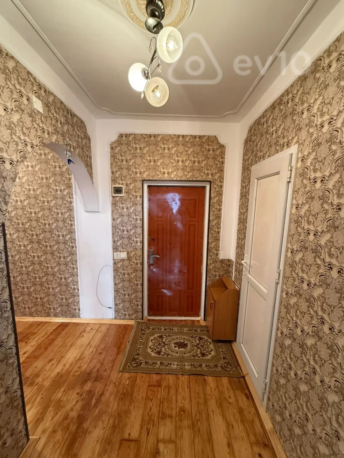 Kirayə verilir 2 otaqlı köhnə tikili 57 m²