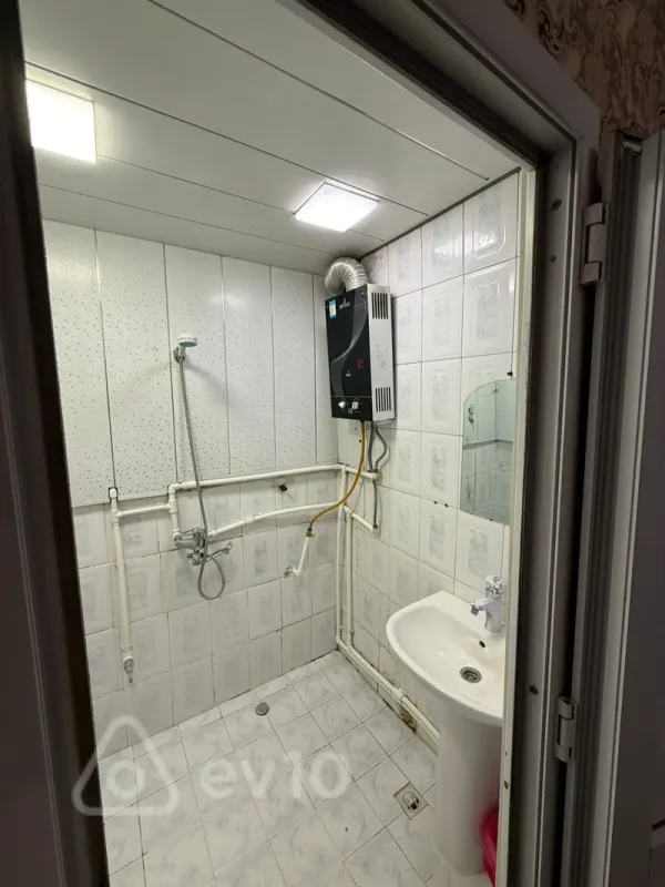 Kirayə verilir 2 otaqlı köhnə tikili 57 m²