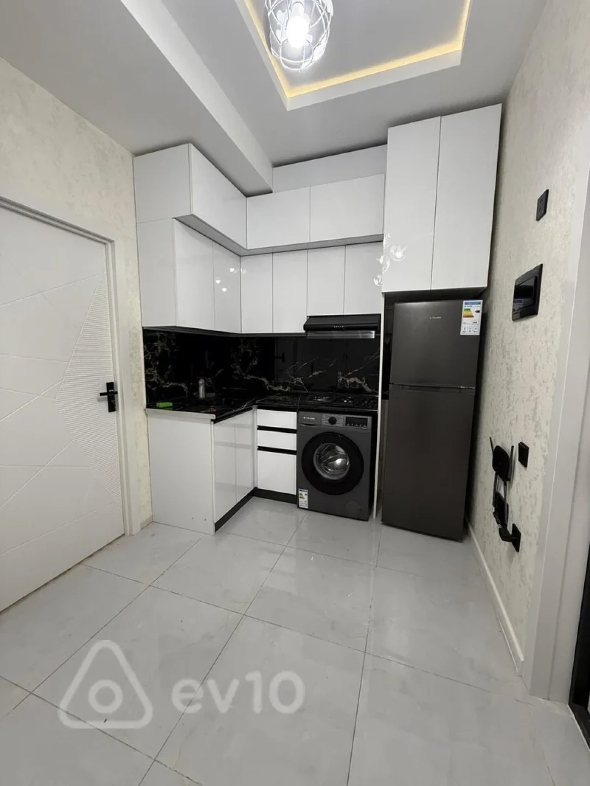 Kirayə verilir 2 otaqlı yeni tikili 55 m²