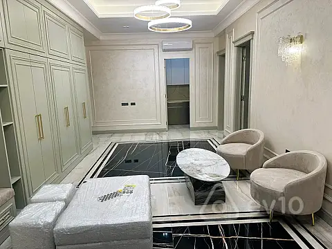 Kirayə verilir 3 otaqlı yeni tikili 180 m²
