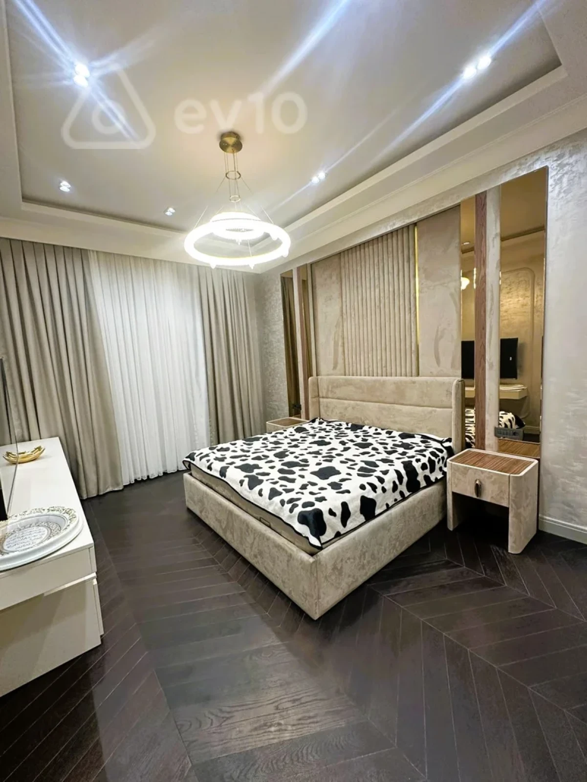 Kirayə verilir 3 otaqlı yeni tikili 180 m²