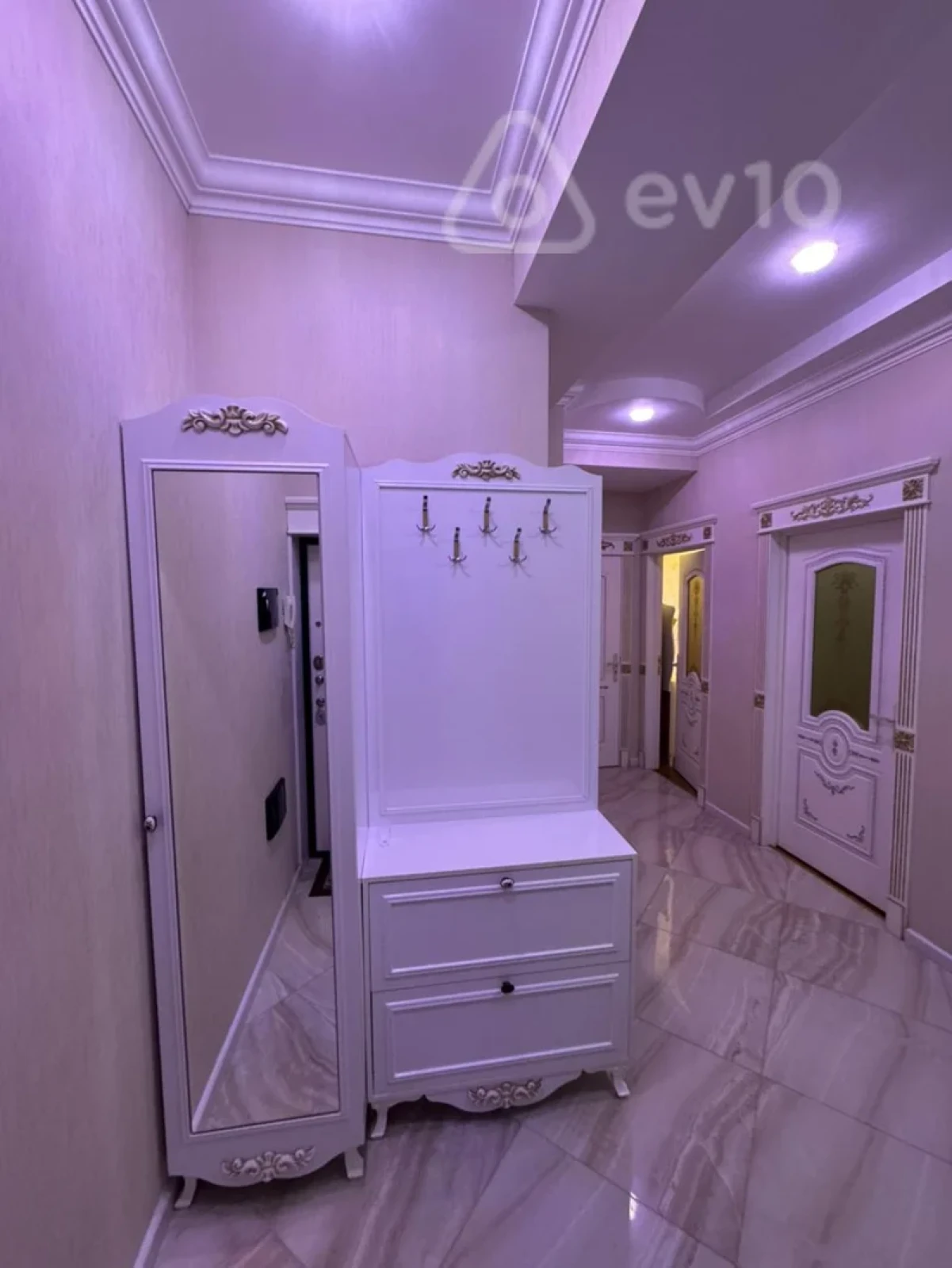 Kirayə verilir 2 otaqlı yeni tikili 62 m²