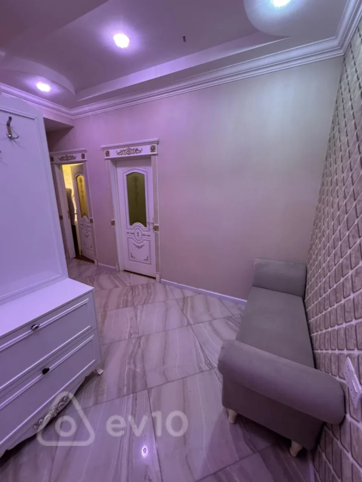 Kirayə verilir 2 otaqlı yeni tikili 62 m²