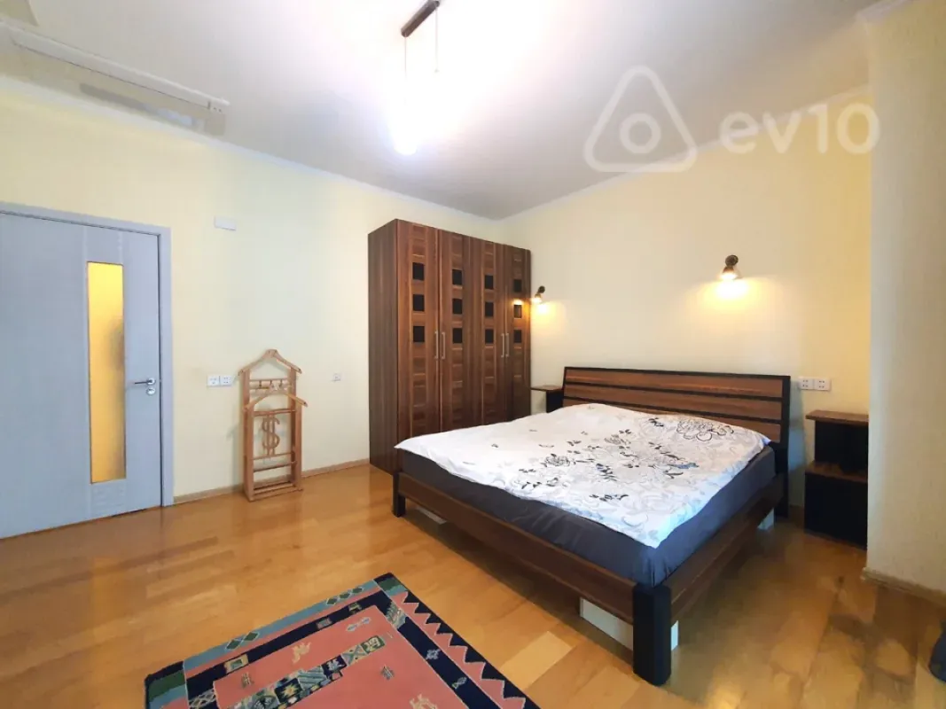 Kirayə verilir 3 otaqlı yeni tikili 106 m²