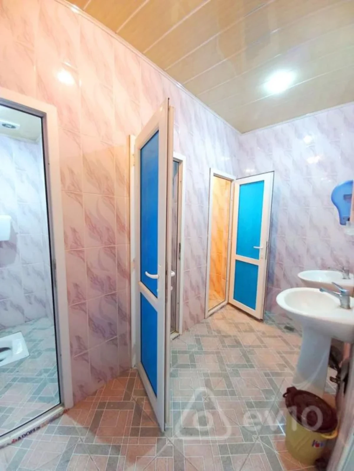 Kirayə verilir mənzil 300 m²