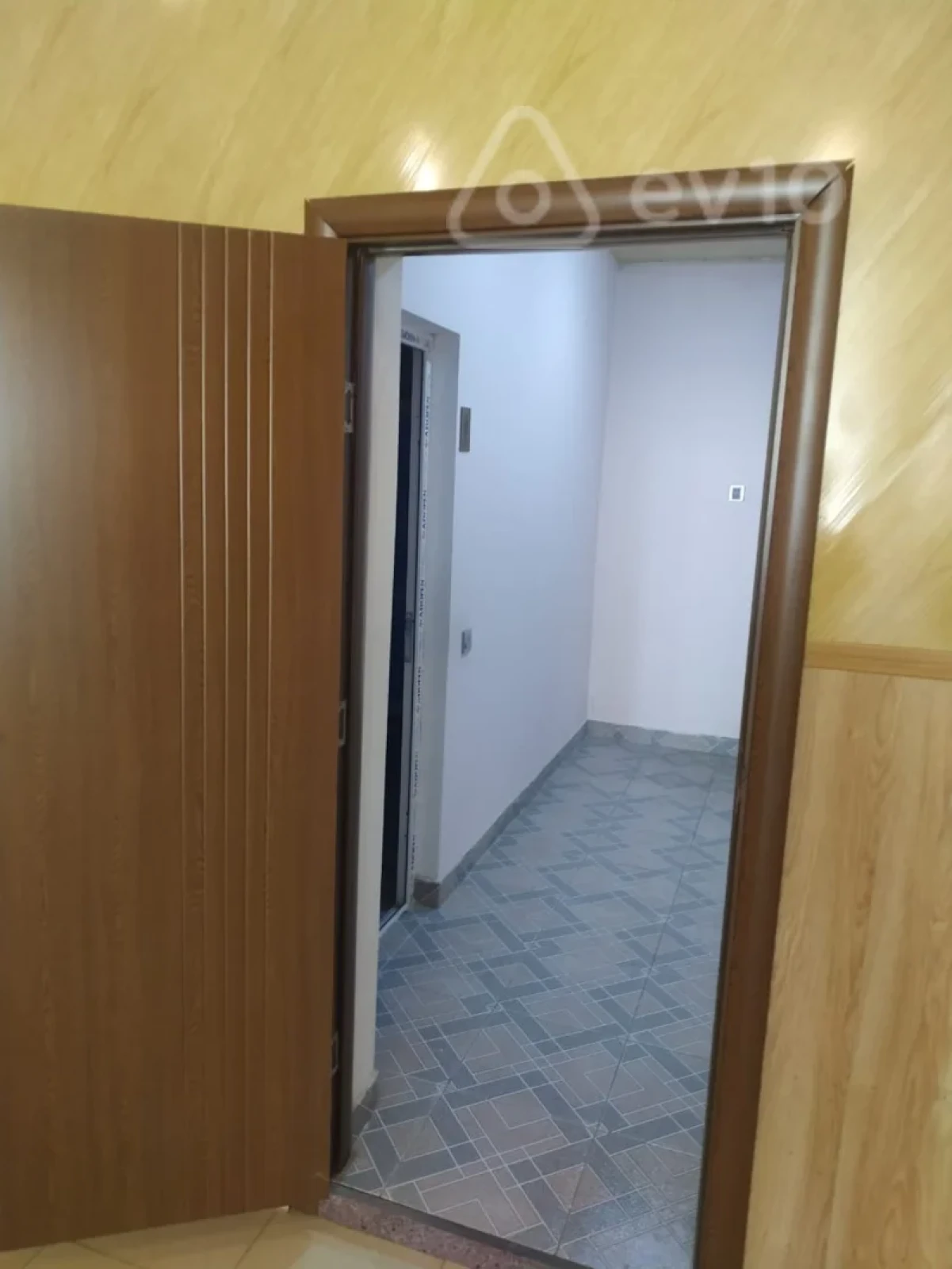 Kirayə verilir mənzil 300 m²