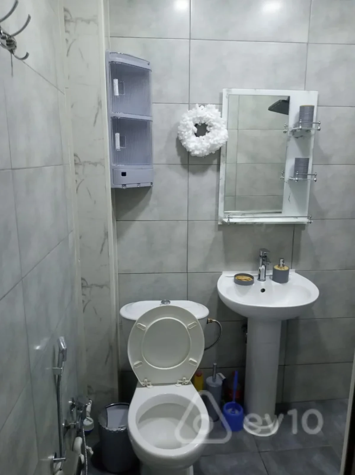 Kirayə verilir 2 otaqlı köhnə tikili 60 m²