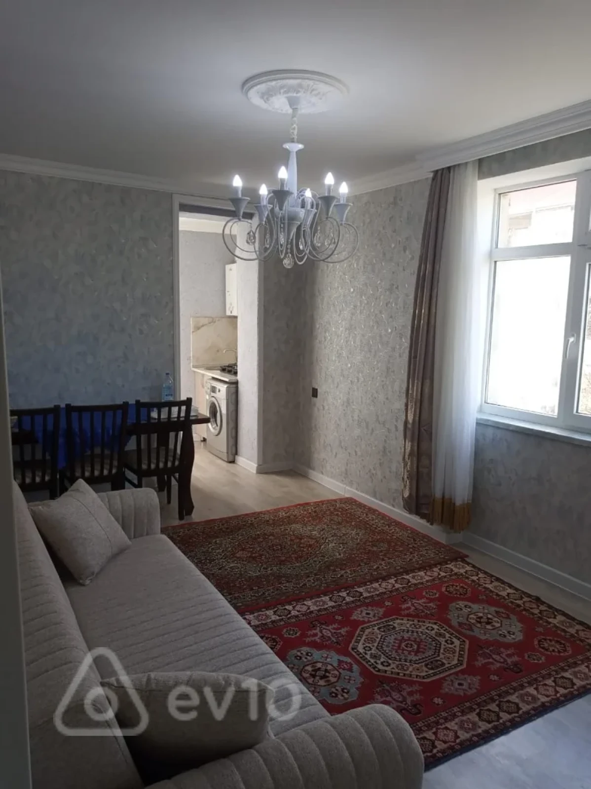 Kirayə verilir 2 otaqlı köhnə tikili 60 m²