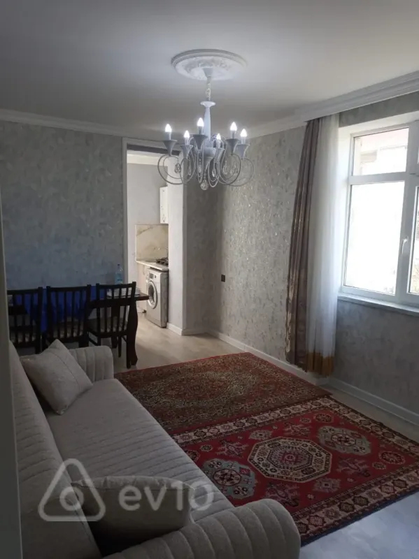 Kirayə verilir 2 otaqlı köhnə tikili 60 m²
