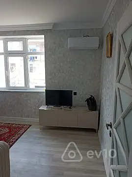 Kirayə verilir 2 otaqlı köhnə tikili 60 m²